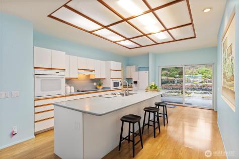 824 Schwartz Road Nordland WA 98358