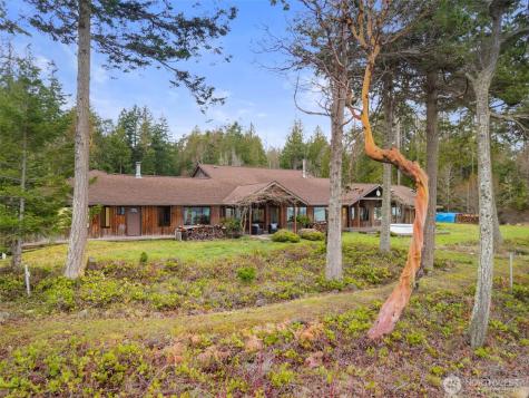 824 Schwartz Road Nordland WA 98358