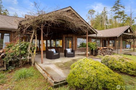 824 Schwartz Road Nordland WA 98358