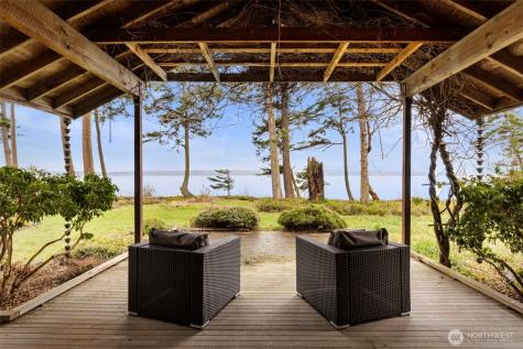 824 Schwartz Road Nordland WA 98358