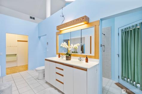 824 Schwartz Road Nordland WA 98358