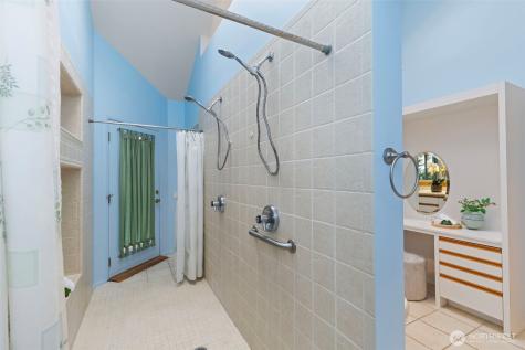 824 Schwartz Road Nordland WA 98358