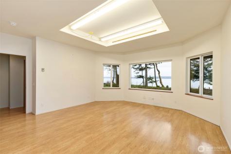 824 Schwartz Road Nordland WA 98358