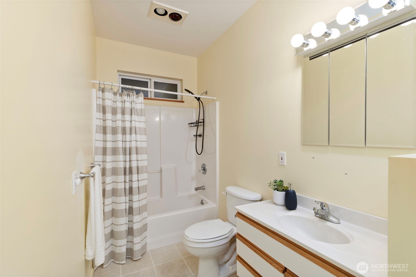 824 Schwartz Road Nordland WA 98358