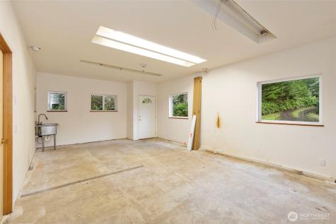 824 Schwartz Road Nordland WA 98358