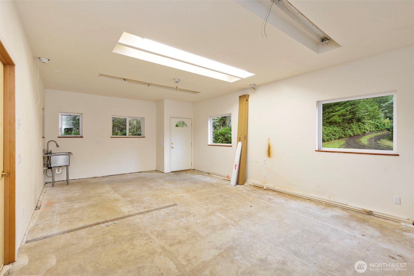 824 Schwartz Road Nordland WA 98358
