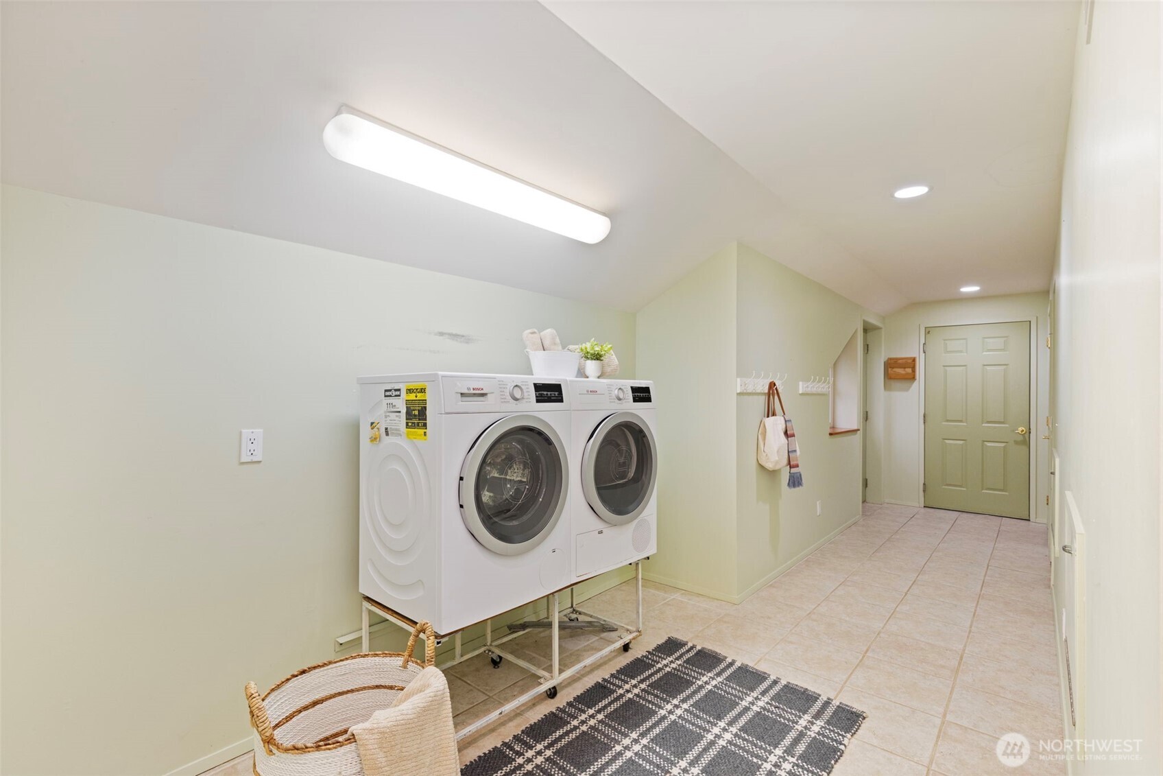 824 Schwartz Road Nordland WA 98358