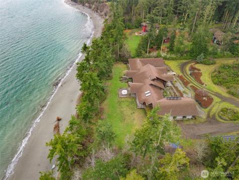 824 Schwartz Road Nordland WA 98358