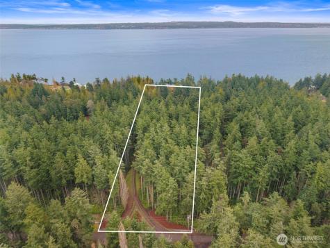 824 Schwartz Road Nordland WA 98358