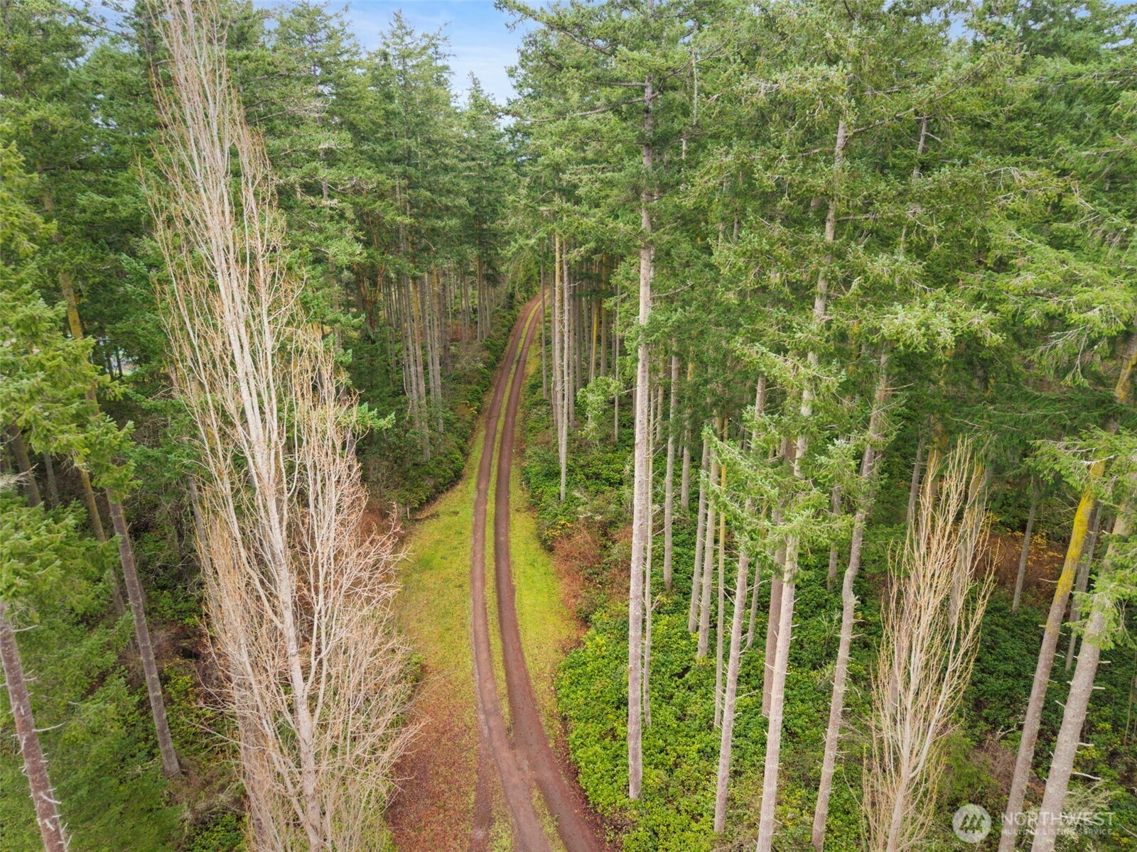 824 Schwartz Road Nordland WA 98358