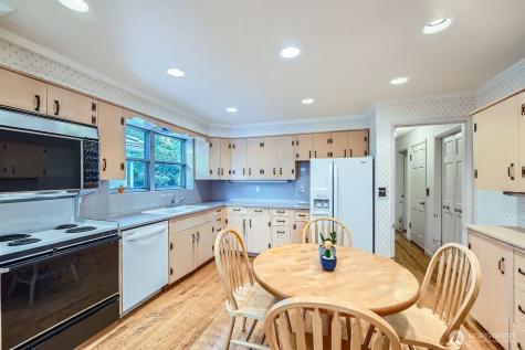 3706 84th Avenue SE Mercer Island WA 98040