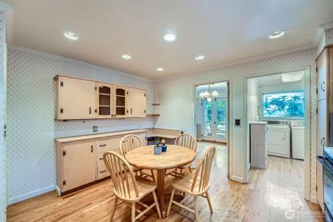 3706 84th Avenue SE Mercer Island WA 98040