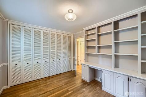 3706 84th Avenue SE Mercer Island WA 98040