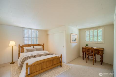 3706 84th Avenue SE Mercer Island WA 98040