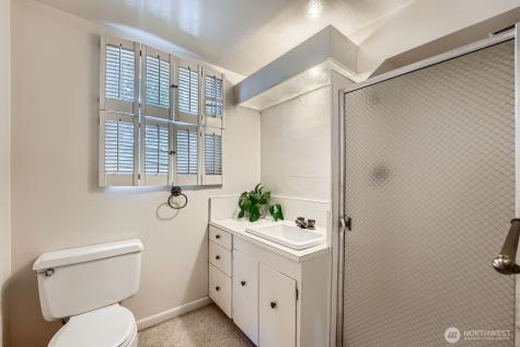 3706 84th Avenue SE Mercer Island WA 98040