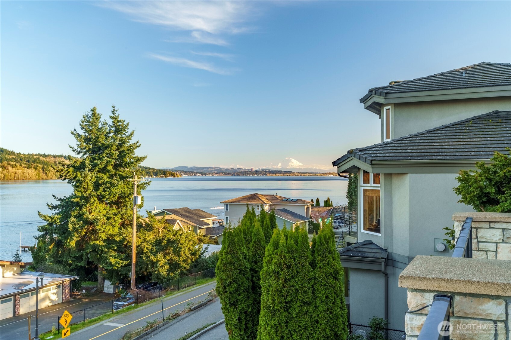 15517 Lake Shore Boulevard NE Lake Forest Park WA 98155