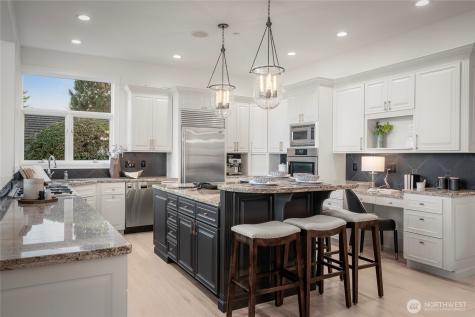 15517 Lake Shore Boulevard NE Lake Forest Park WA 98155