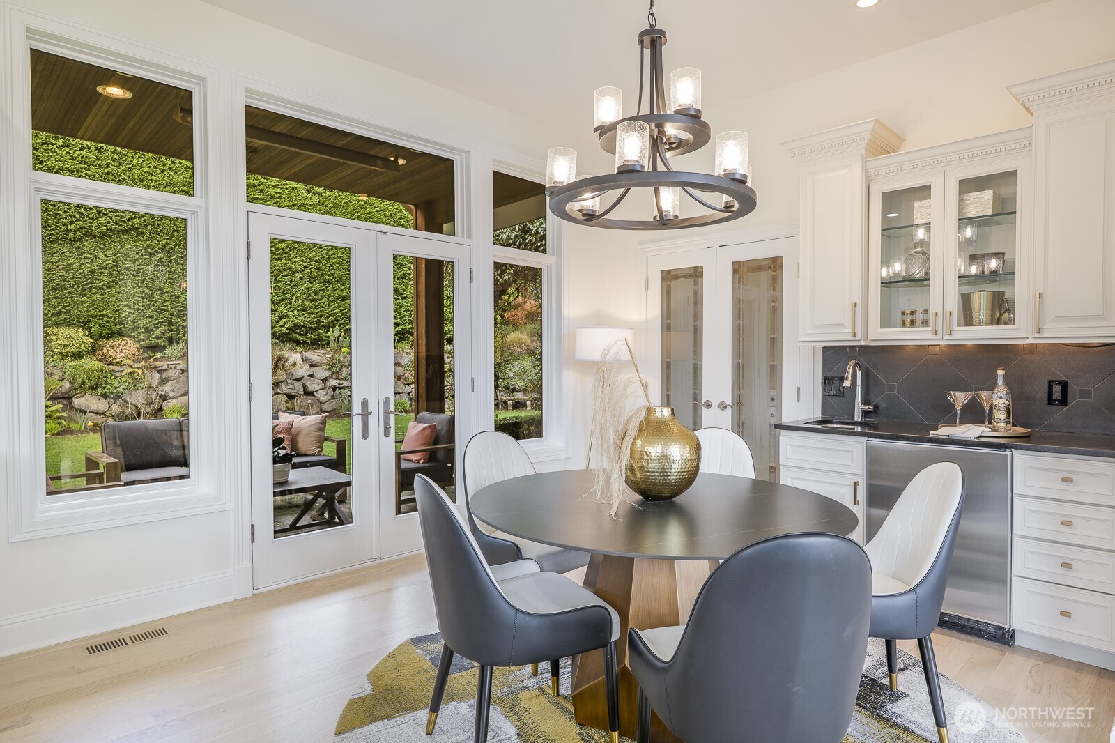 15517 Lake Shore Boulevard NE Lake Forest Park WA 98155