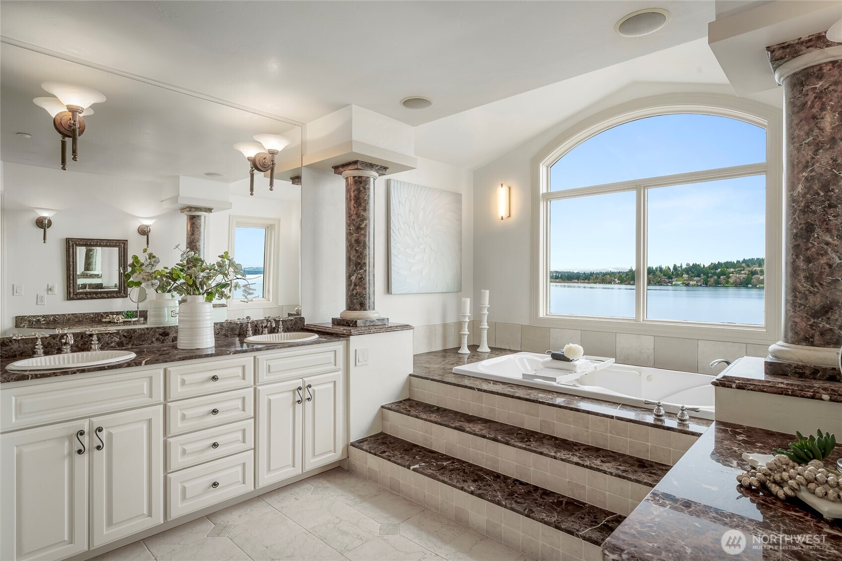 15517 Lake Shore Boulevard NE Lake Forest Park WA 98155