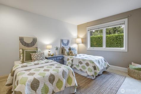 15517 Lake Shore Boulevard NE Lake Forest Park WA 98155
