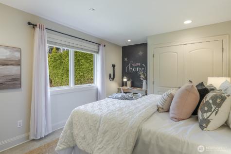 15517 Lake Shore Boulevard NE Lake Forest Park WA 98155