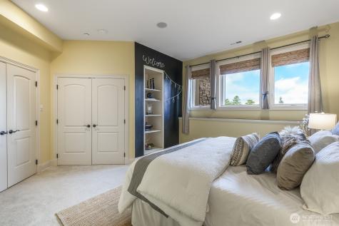 15517 Lake Shore Boulevard NE Lake Forest Park WA 98155