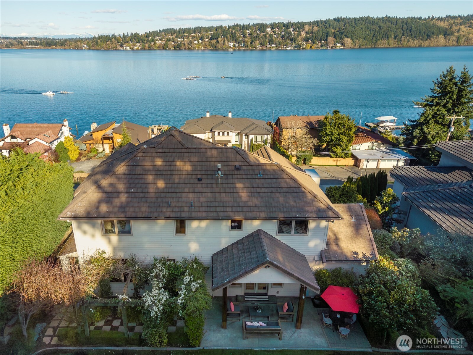 15517 Lake Shore Boulevard NE Lake Forest Park WA 98155