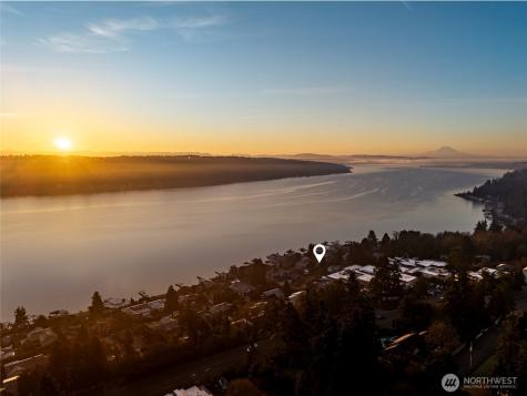 15517 Lake Shore Boulevard NE Lake Forest Park WA 98155