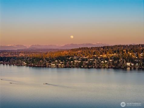 15517 Lake Shore Boulevard NE Lake Forest Park WA 98155