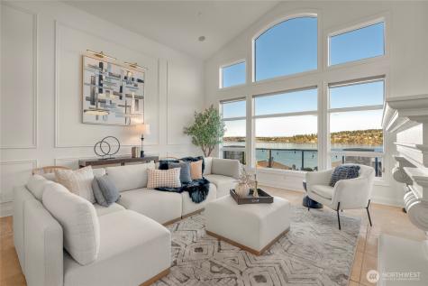 15517 Lake Shore Boulevard NE Lake Forest Park WA 98155