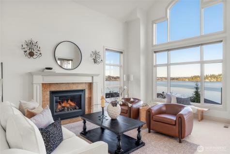 15517 Lake Shore Boulevard NE Lake Forest Park WA 98155