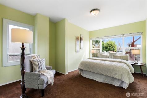 5046 35th Avenue NE Seattle WA 98105