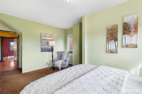 5046 35th Avenue NE Seattle WA 98105