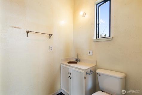 5046 35th Avenue NE Seattle WA 98105