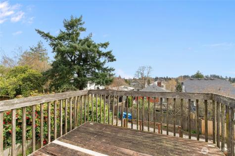 5046 35th Avenue NE Seattle WA 98105