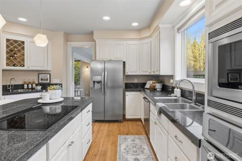 1537 SE Nylace Lane Port Orchard WA 98367