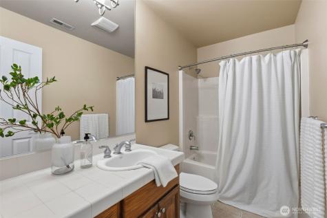 1537 SE Nylace Lane Port Orchard WA 98367