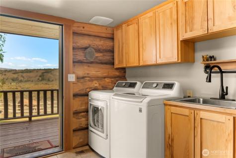 112 Pine Creek Road Tonasket WA 98855