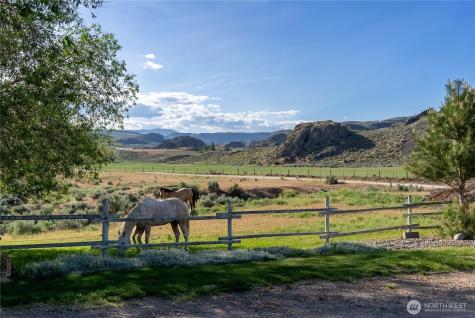 112 Pine Creek Road Tonasket WA 98855