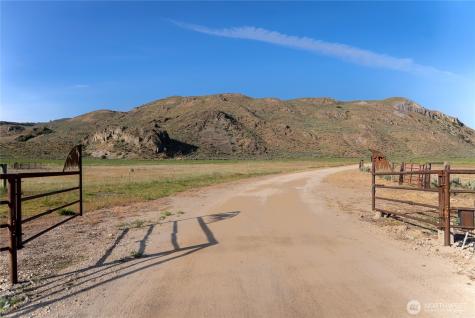112 Pine Creek Road Tonasket WA 98855