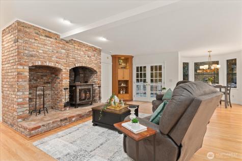 19524 230th Avenue NE Woodinville WA 98077