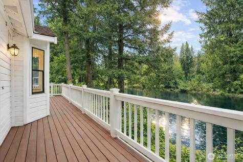 19524 230th Avenue NE Woodinville WA 98077