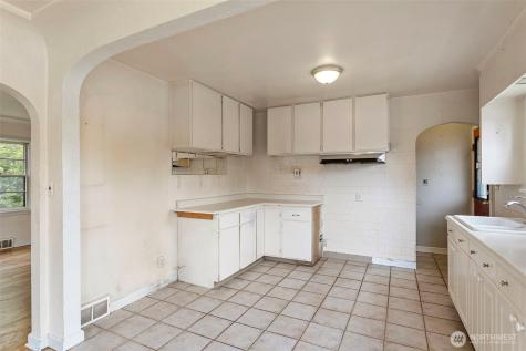 5802 Pacific Avenue Tacoma WA 98408
