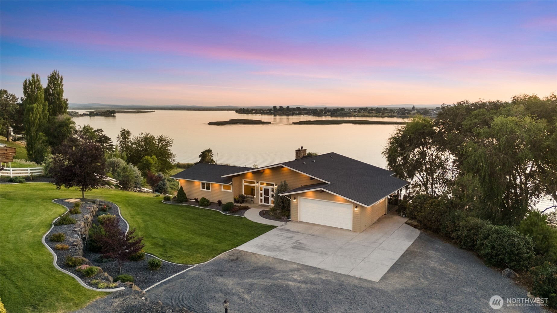 576 NE Easy Street Moses Lake WA 98837