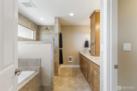 576 NE Easy Street Moses Lake WA 98837