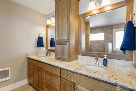 576 NE Easy Street Moses Lake WA 98837