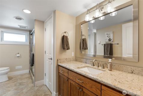 576 NE Easy Street Moses Lake WA 98837