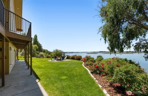576 NE Easy Street Moses Lake WA 98837