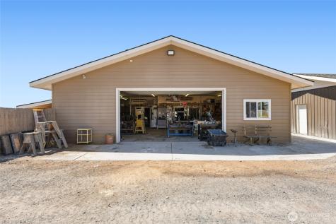 576 NE Easy Street Moses Lake WA 98837