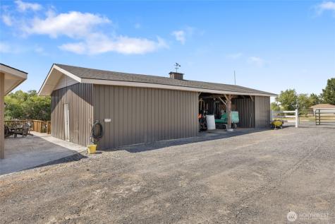 576 NE Easy Street Moses Lake WA 98837